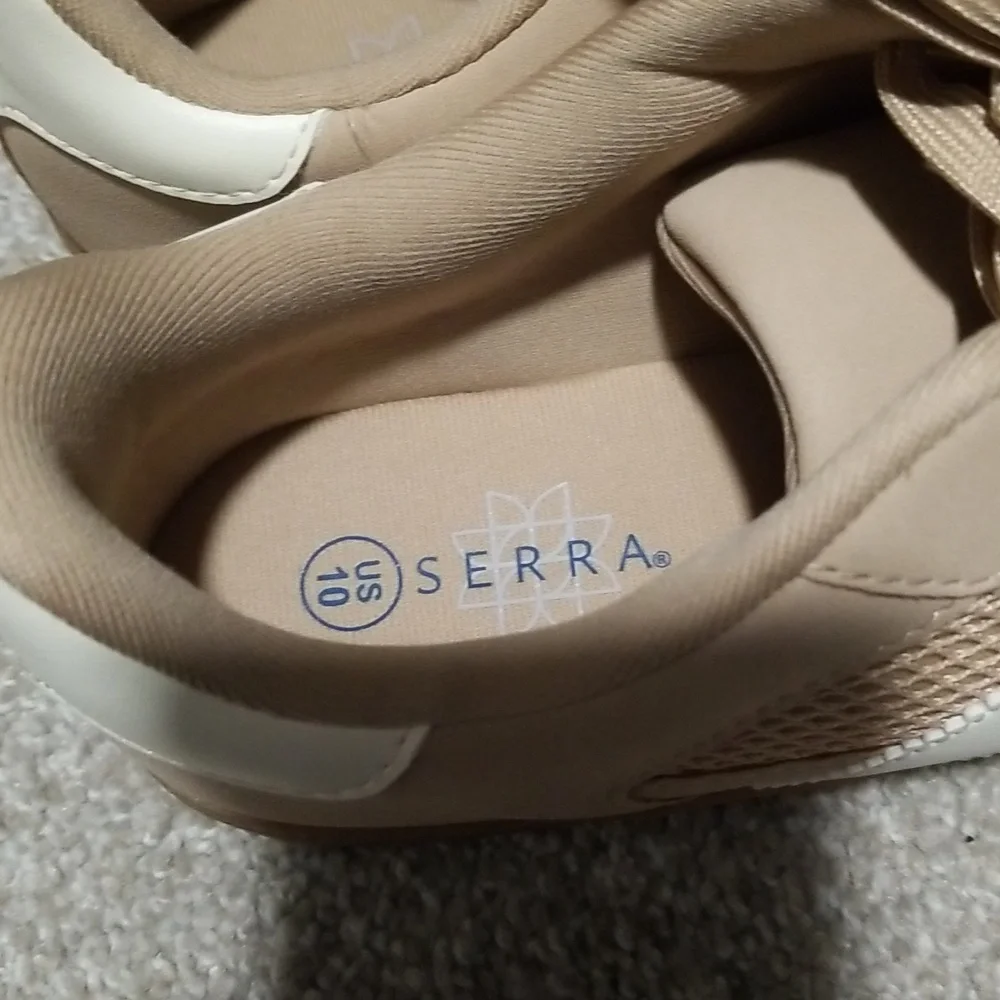 NWOT. Tan and White Sneakers Size 10 - Picture 3 of 5